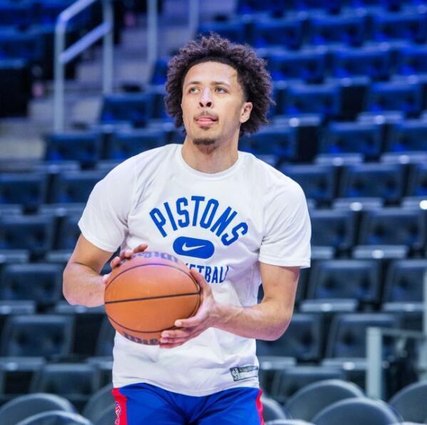 显得有些吃 显得有些吃