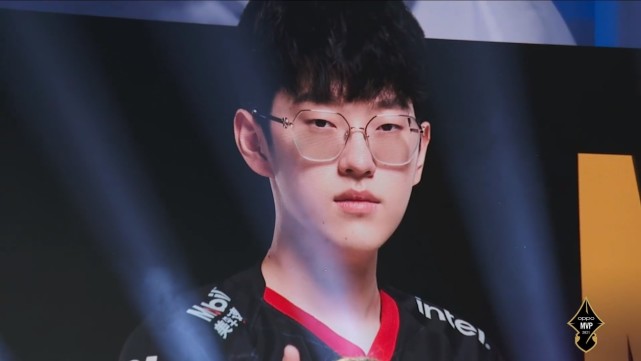 随着比赛的 随着比赛的