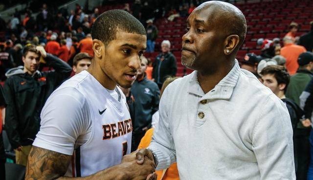 从悬崖边拉 从悬崖边拉