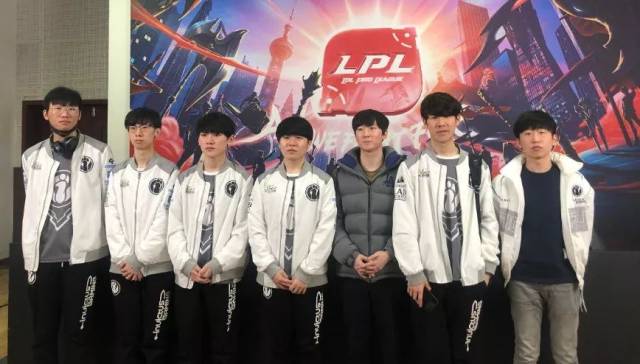 从8号位的 从8号位的